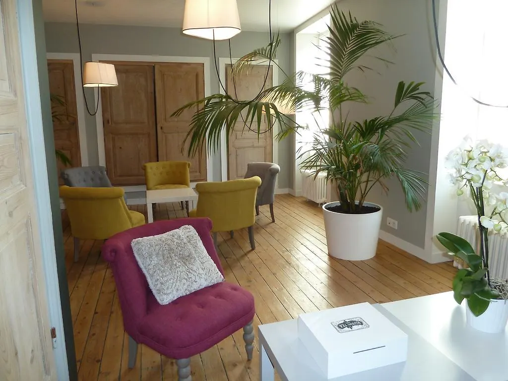 Les Parfums De Madeleine Bed and Breakfast Montbrison 0*,